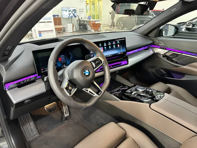 Настройка BMW: мультимедиа и подсветка салона